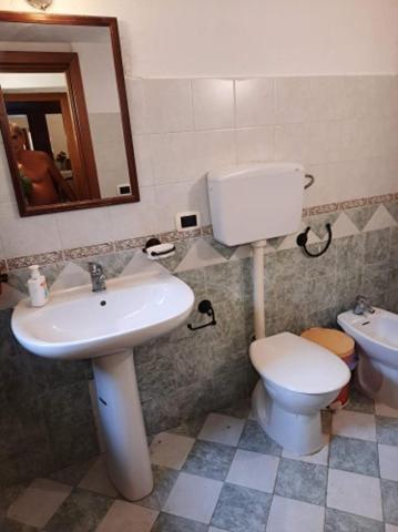 B B Casa Vacanze Il Pino Di Pino Lascari Buitenkant foto